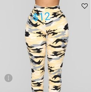Fashion Nova camo leggings